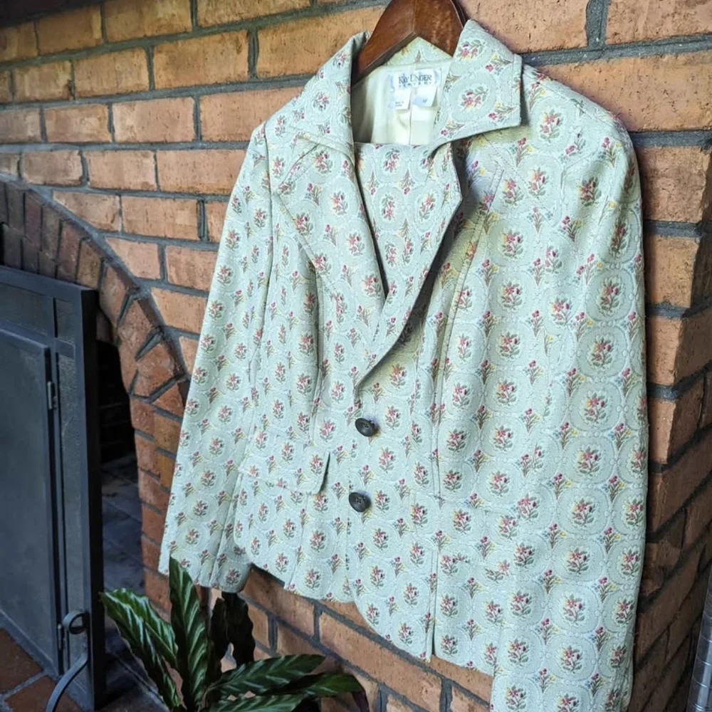 Kay Unger Floral Blazer in Cream and Pink - Picture 1 of 5